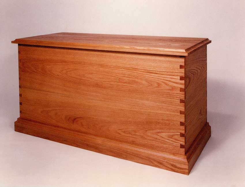 Traditional bedding chest