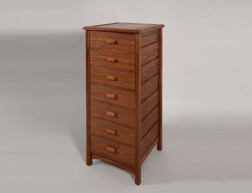Walnut chest of drawers